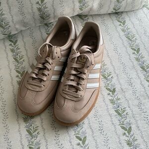 Adidas Women’s Beige/Nude Samba Sneakers with White Accents - size 7 1/2